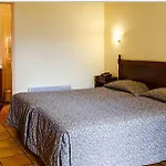 Logis De La Cloche Hotel