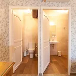 Logis De La Cloche Hotel 3*