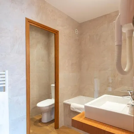 Hotel De La Cloche Beaune (Cote d'Or)