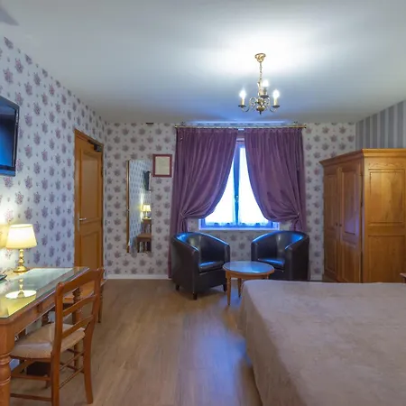 Hotel Logis De La Cloche