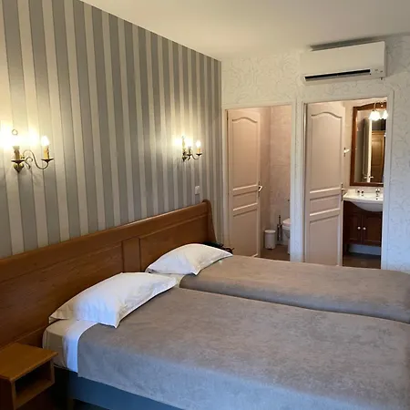 Hotel Logis De La Cloche Beaune (Cote d'Or)