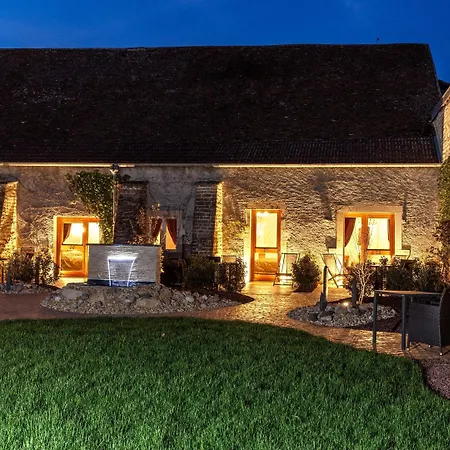 Logis De La Cloche Hotel 3*