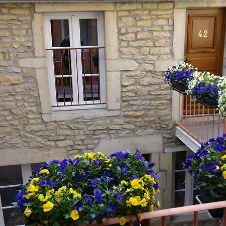 Logis De La Cloche 3*