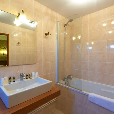 Logis De La Cloche Beaune (Cote d'Or)