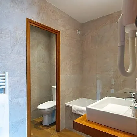Hotel De La Cloche 3*