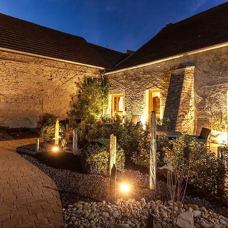 Logis De La Cloche Hotel