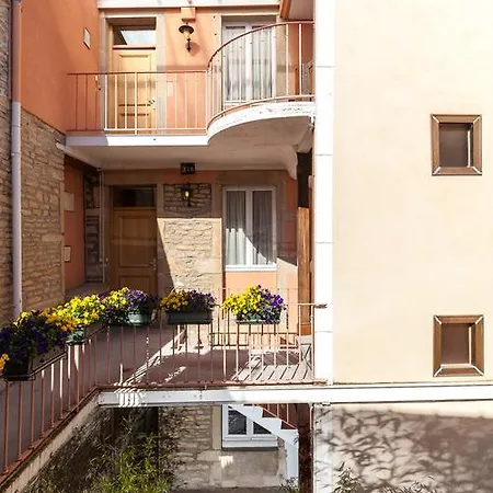 Logis De La Cloche 3*