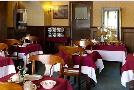 Logis De La Cloche 3*