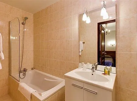 Logis De La Cloche Beaune (Cote d'Or)