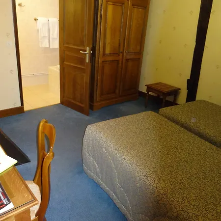 Hotel Logis De La Cloche