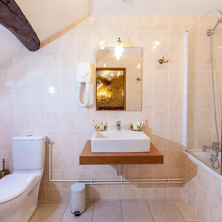 Hotel Logis De La Cloche