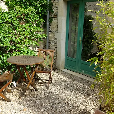 Logis De La Cloche Hotel 3*