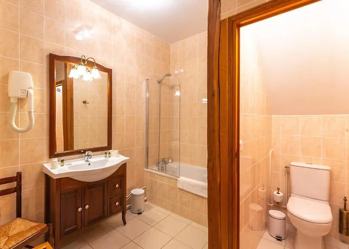 Logis De La Cloche Beaune (Cote d'Or)