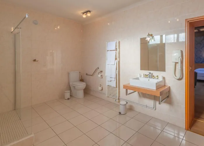 Hotel Logis De La Cloche 3*