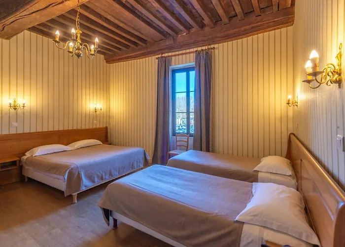 מלון Logis De La Cloche 3*