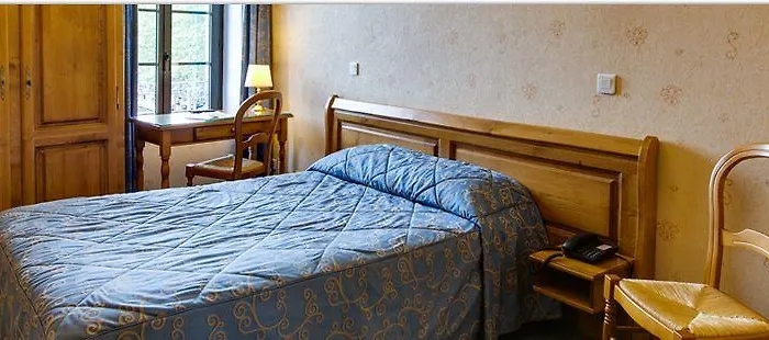 Logis De La Cloche Hotel