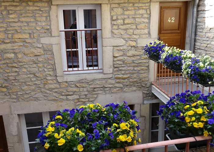 Logis De La Cloche 3*