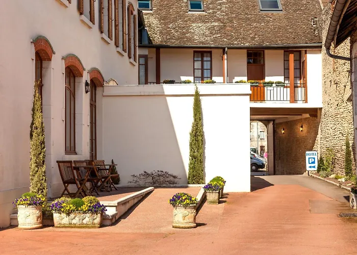 Hotel Logis De La Cloche 3*