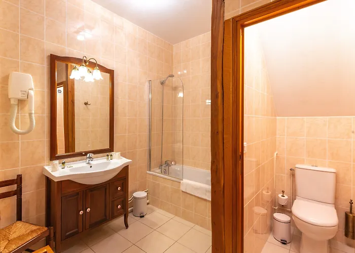 Logis De La Cloche 3*