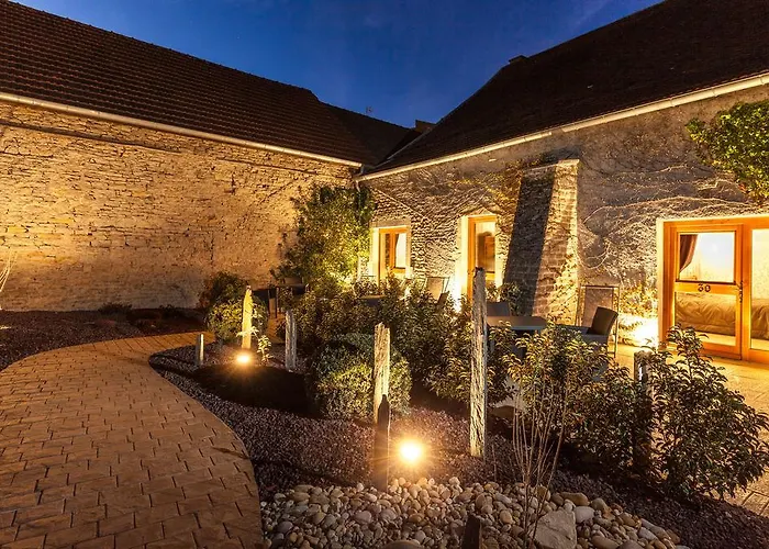 Logis De La Cloche Готель