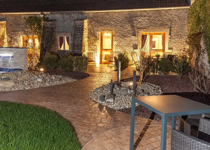 Logis De La Cloche 3*