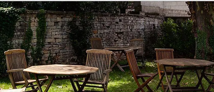 Logis De La Cloche Hotel