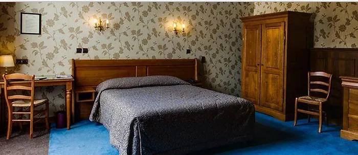 Logis De La Cloche Готель Бон