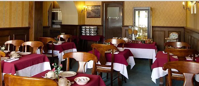 Logis De La Cloche 3*